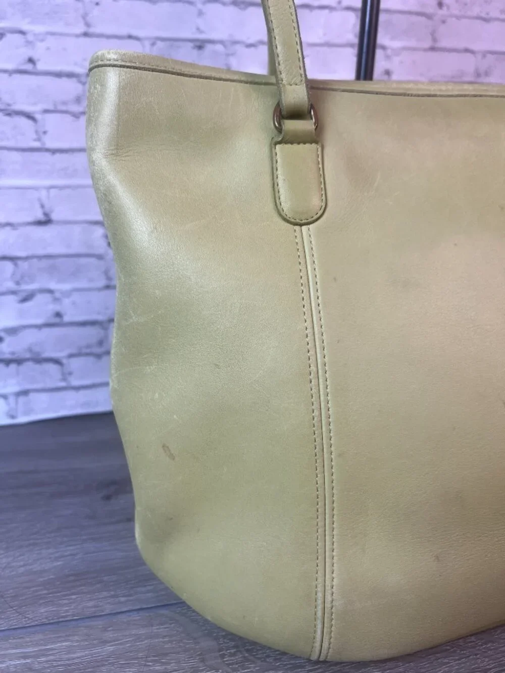 RARE COLOR!! Coach Vintage Medium Framed Pouch 9998 in Lime